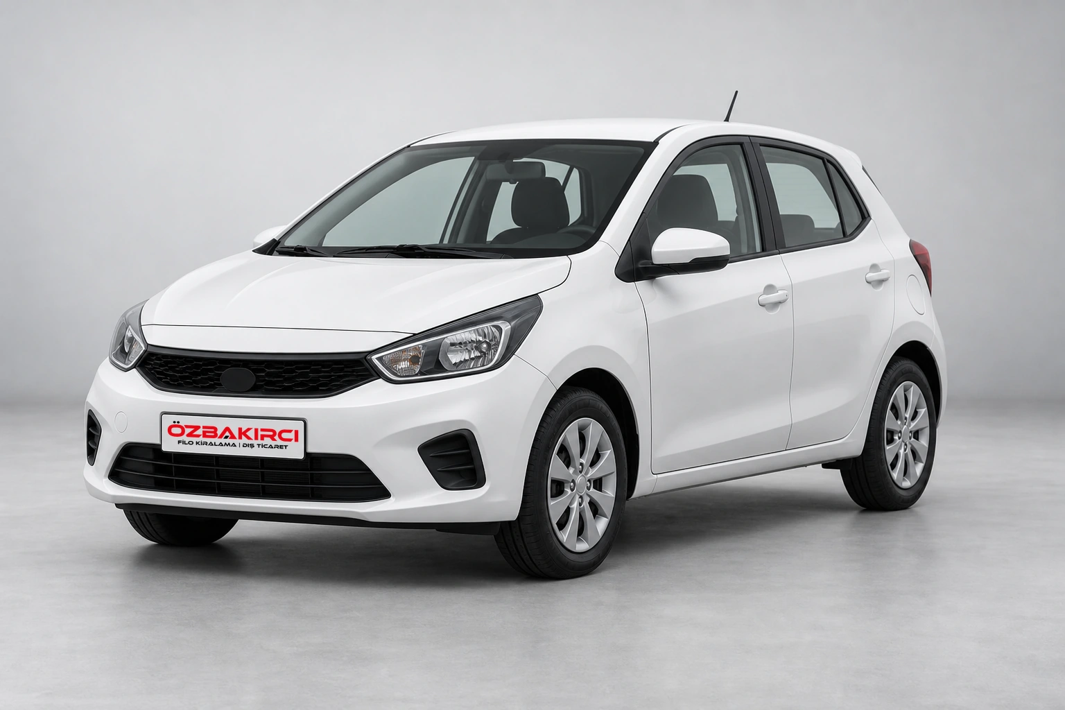 Beyaz kompakt hatchback — ekonomik sınıf için temsili görsel